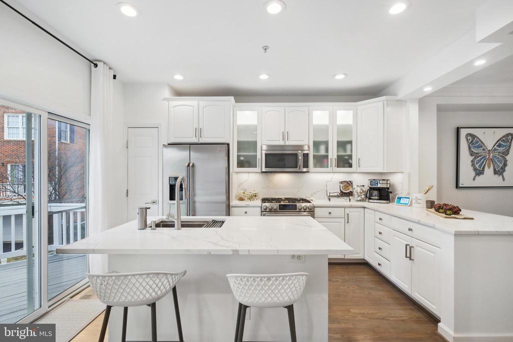 407 Oak Knoll Dr