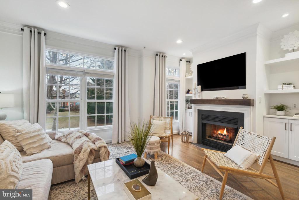 407 Oak Knoll Dr