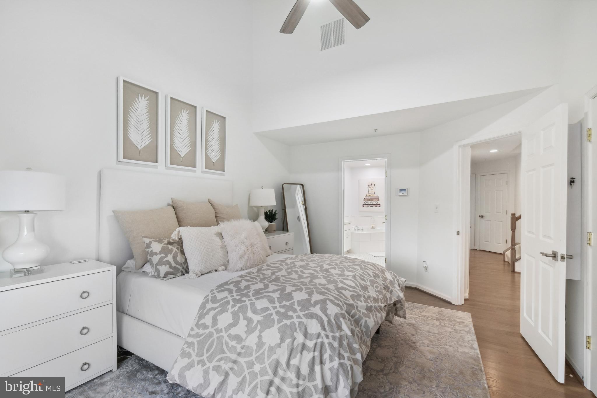 407 Oak Knoll Dr