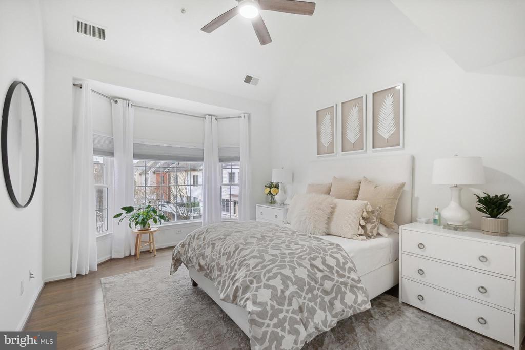 407 Oak Knoll Dr