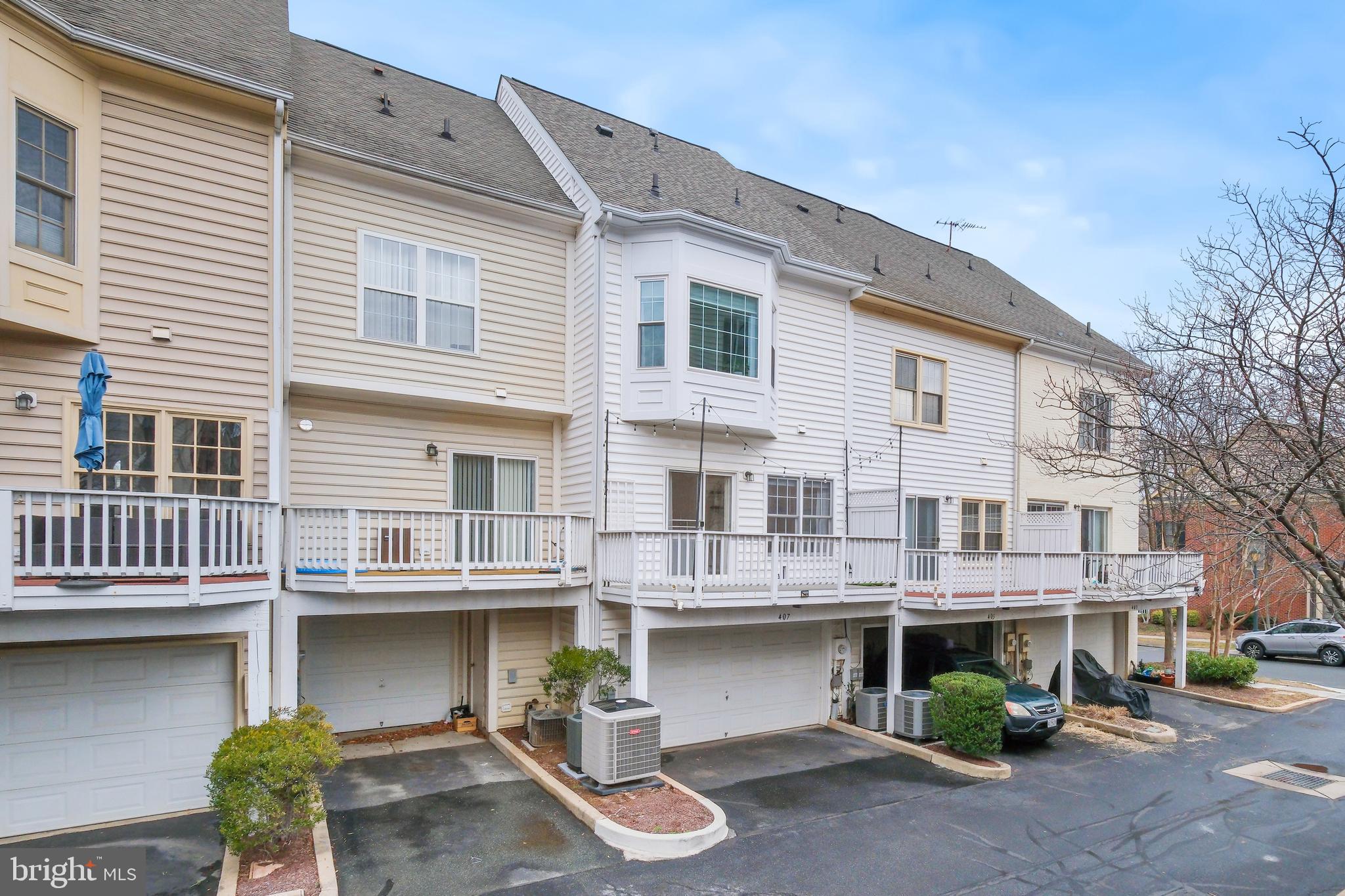 407 Oak Knoll Dr