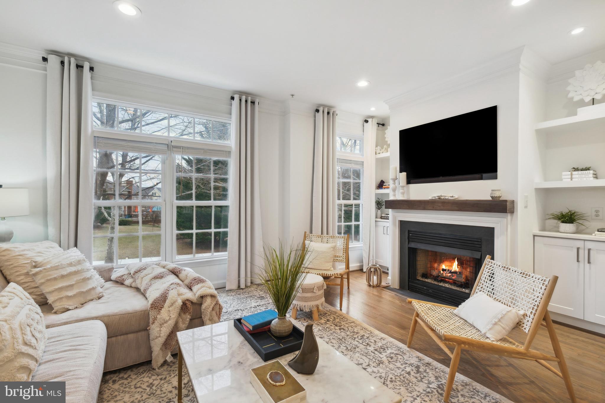 407 Oak Knoll Dr