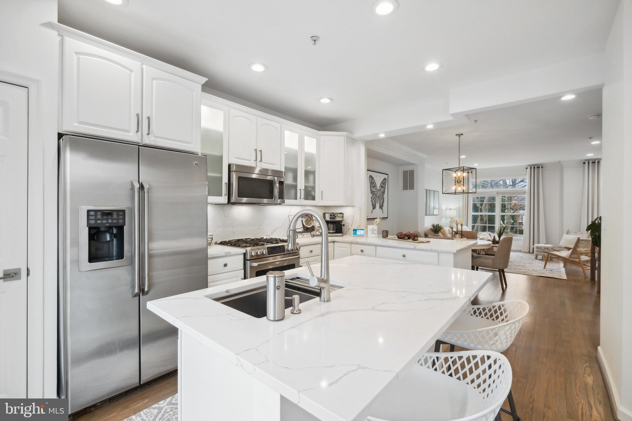 407 Oak Knoll Dr