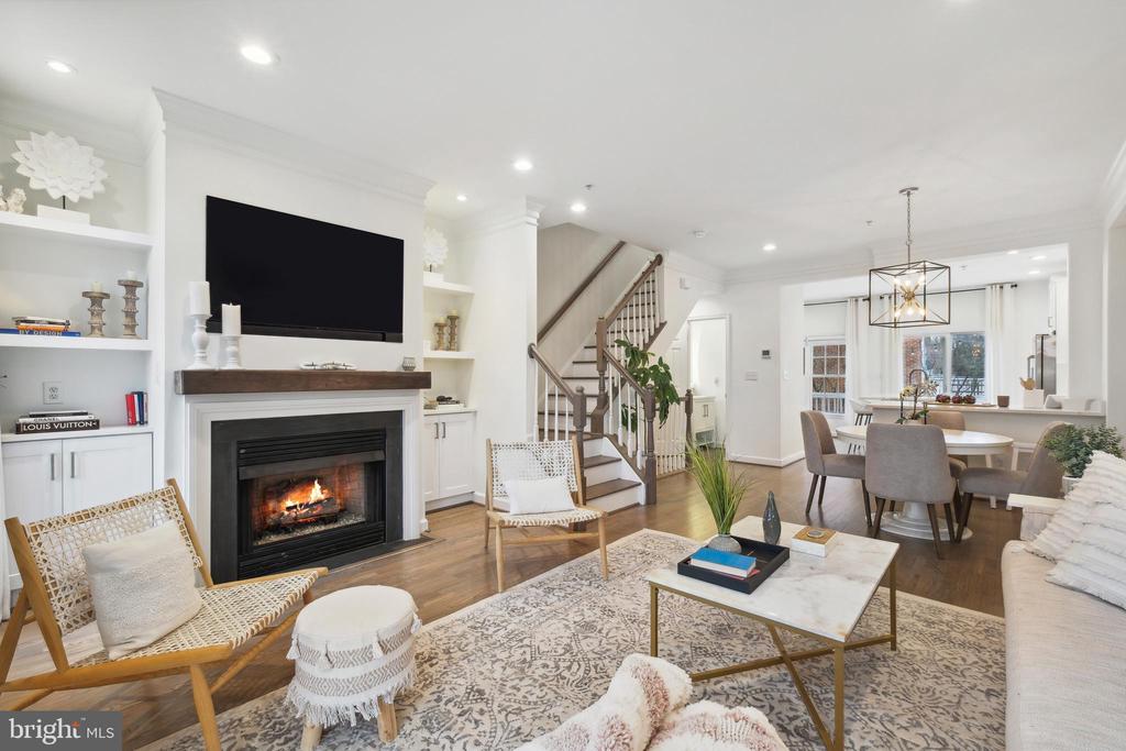 407 Oak Knoll Dr