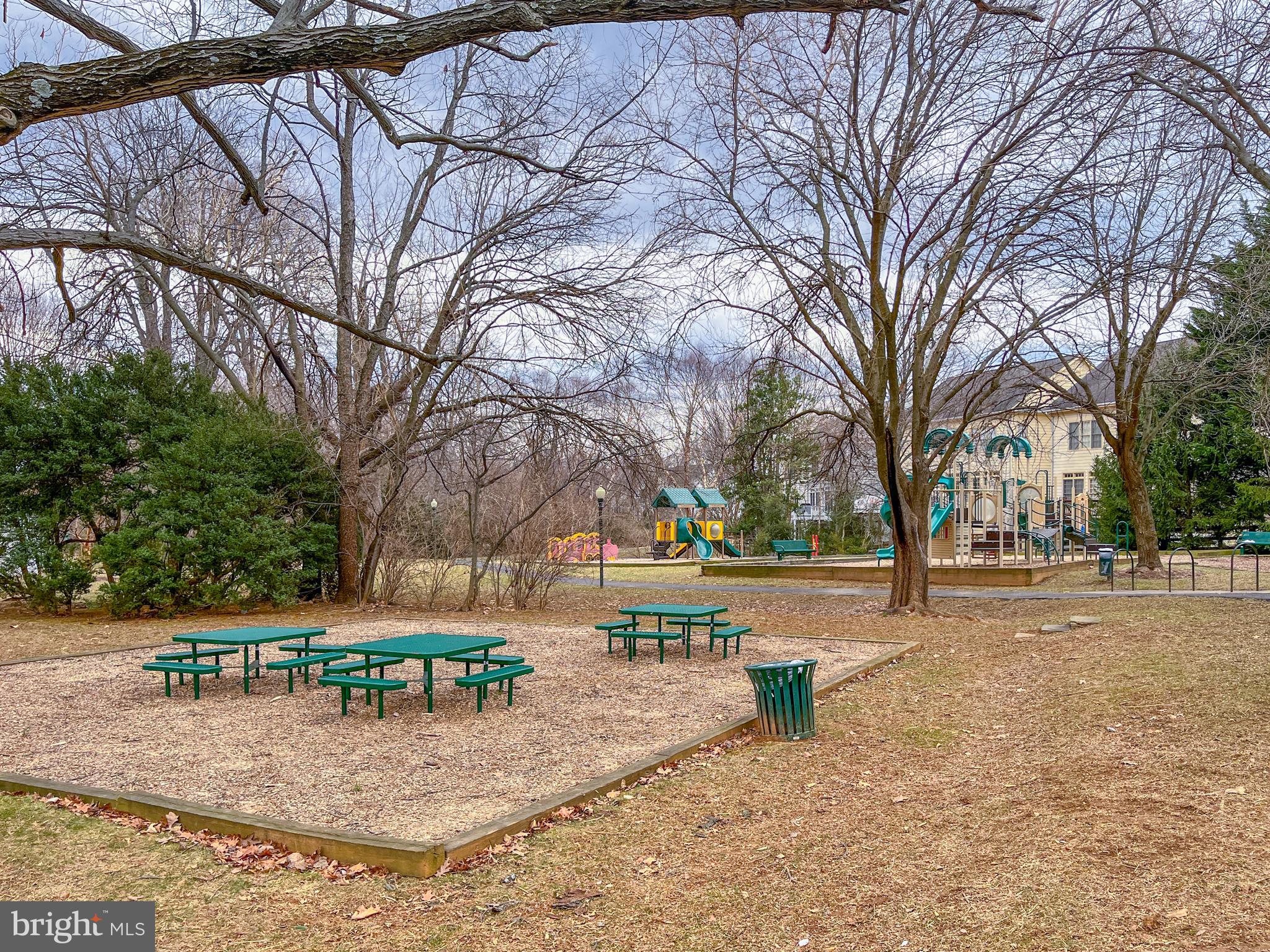 407 Oak Knoll Dr