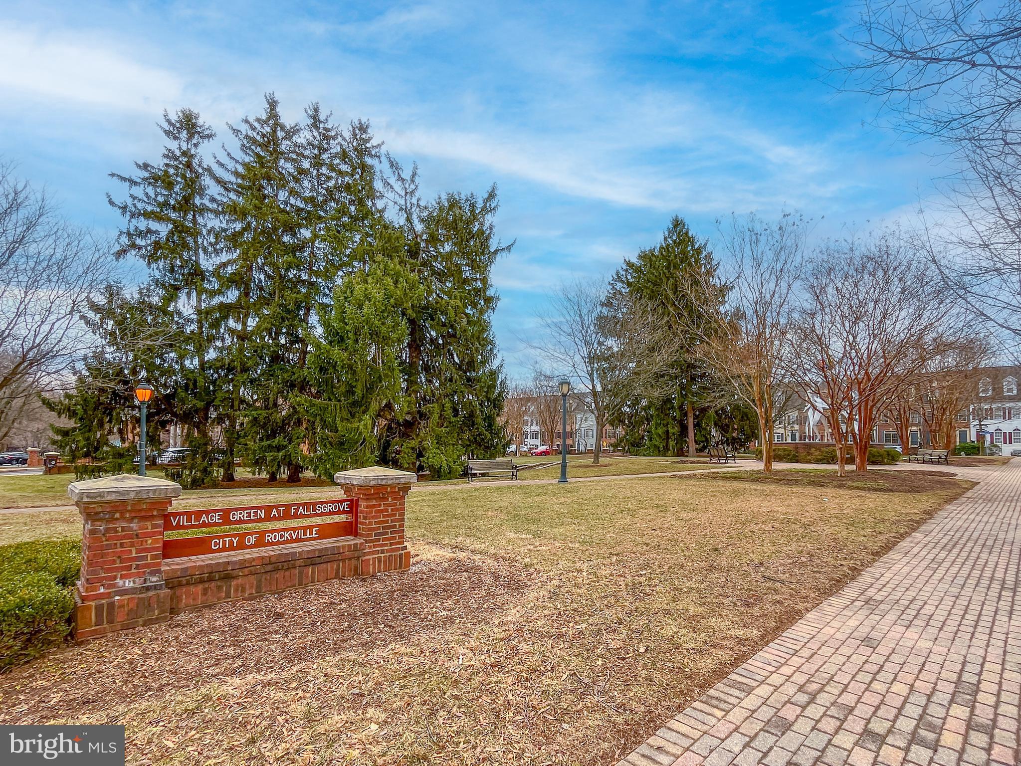 407 Oak Knoll Dr