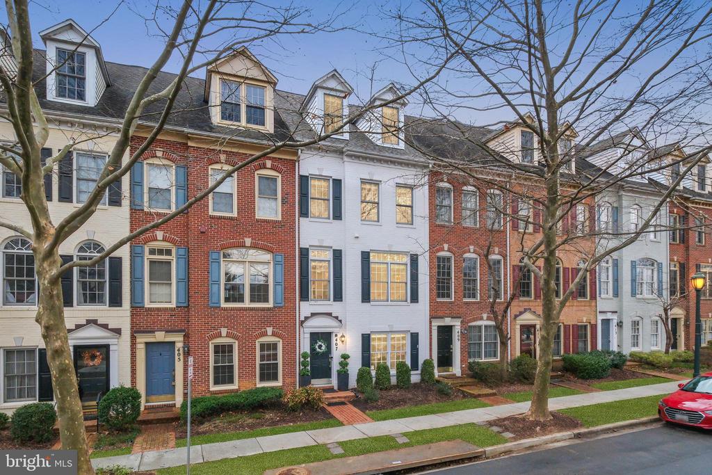 407 Oak Knoll Dr