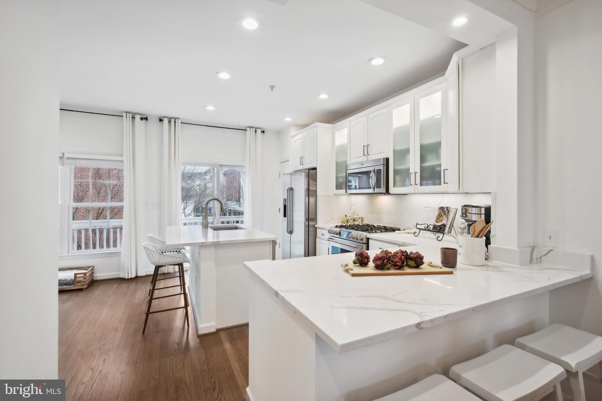 407 Oak Knoll Dr