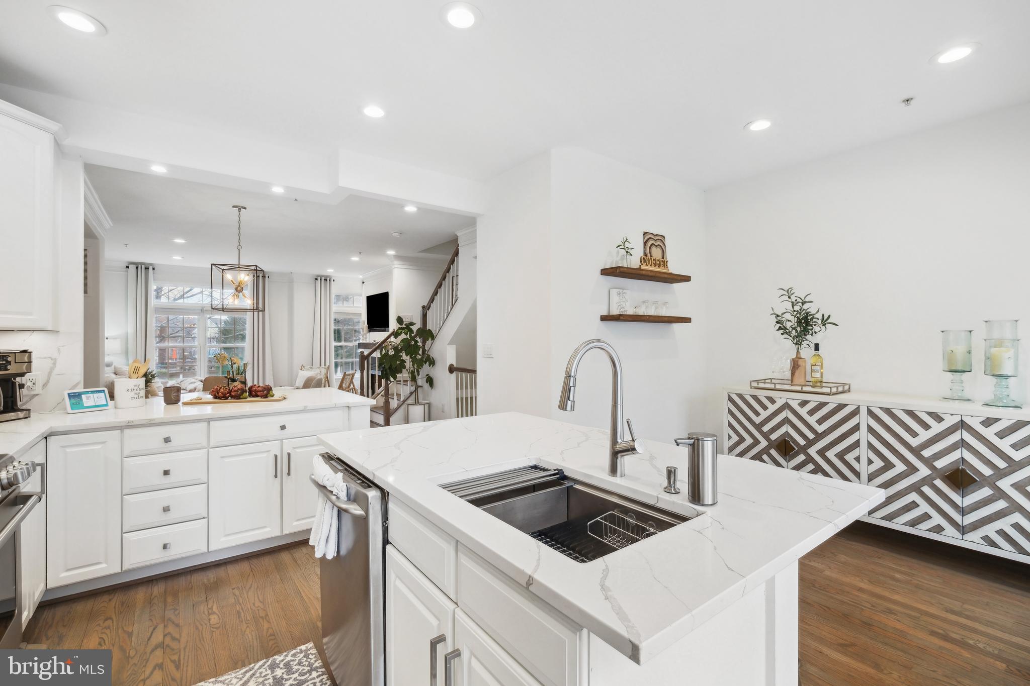 407 Oak Knoll Dr