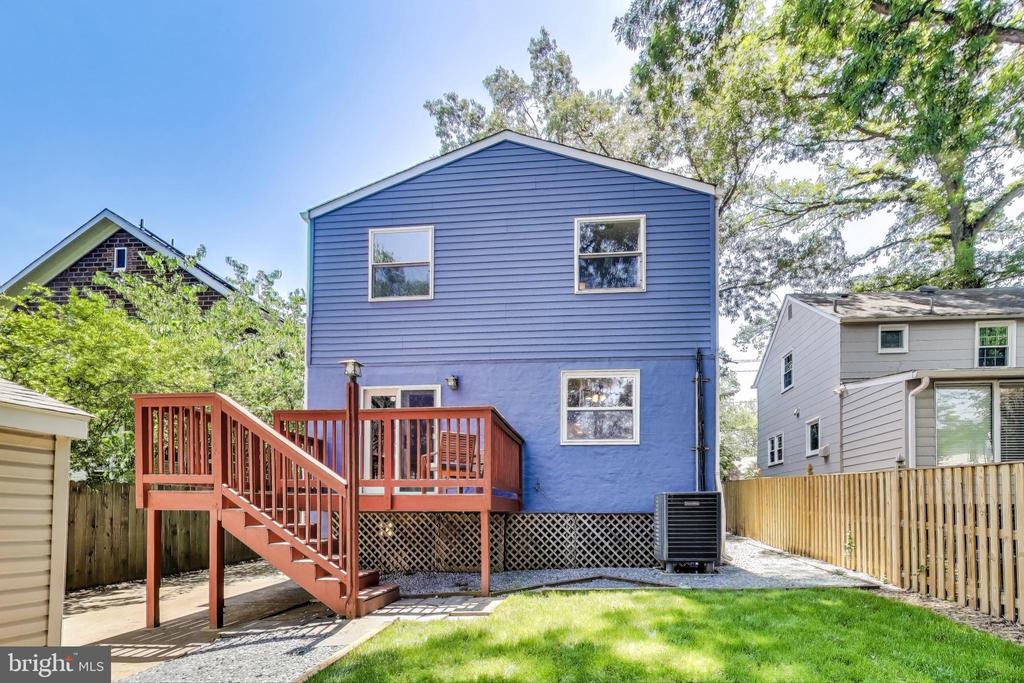 805 Islington St