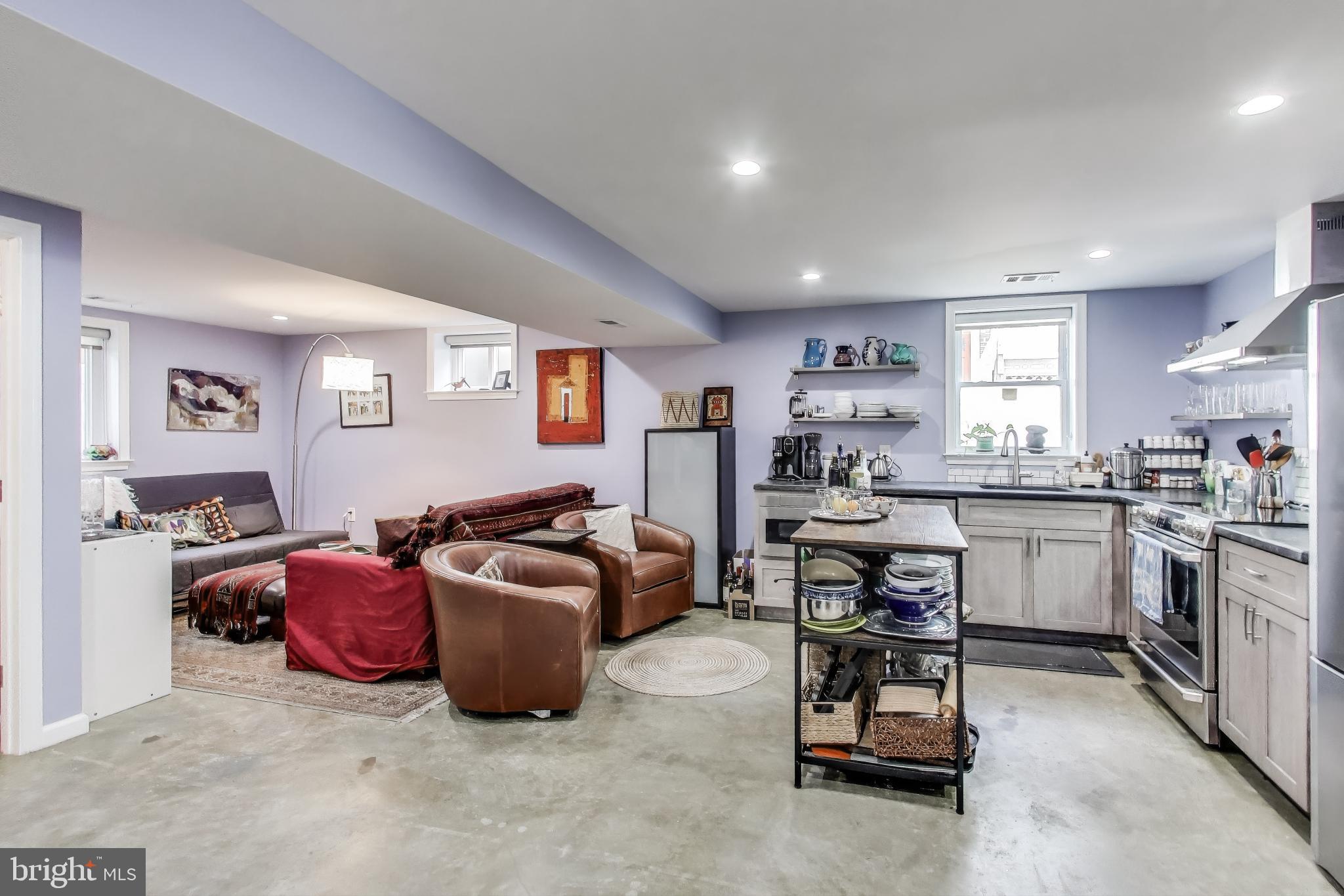 8209 Flower Ave
