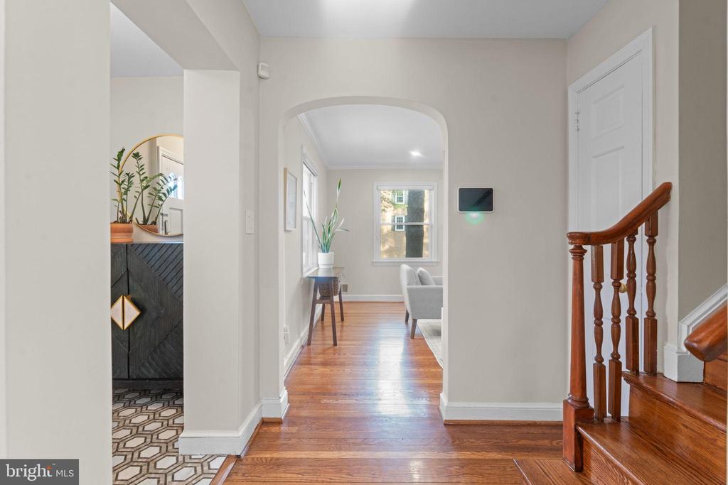 1604 HIGHLAND DRIVE