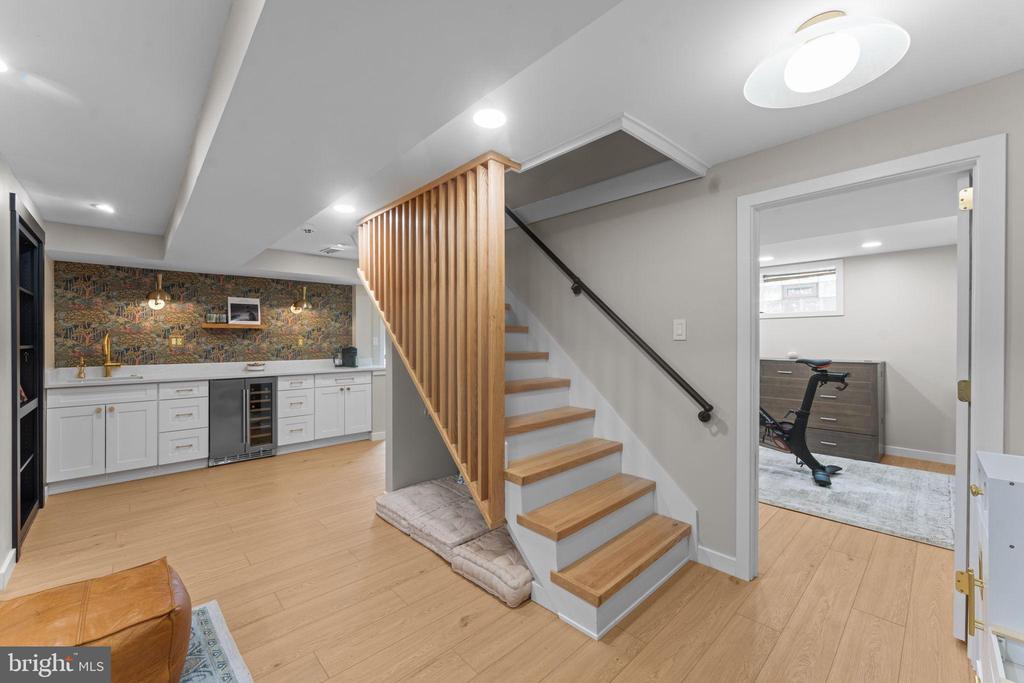 1604 HIGHLAND DRIVE