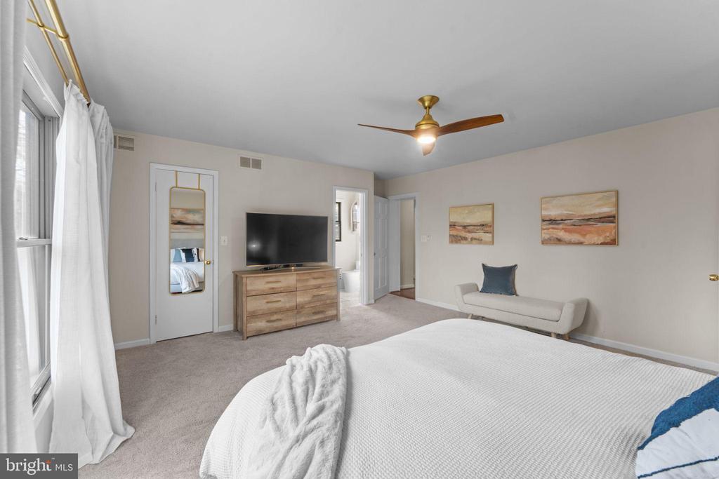 1604 HIGHLAND DRIVE