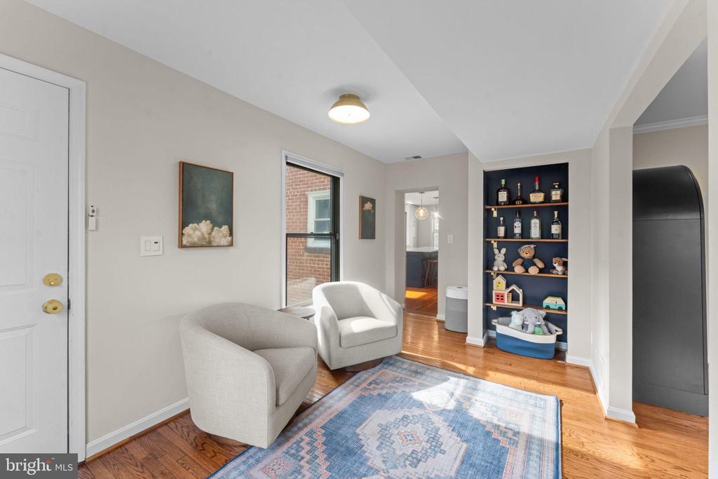 1604 HIGHLAND DRIVE