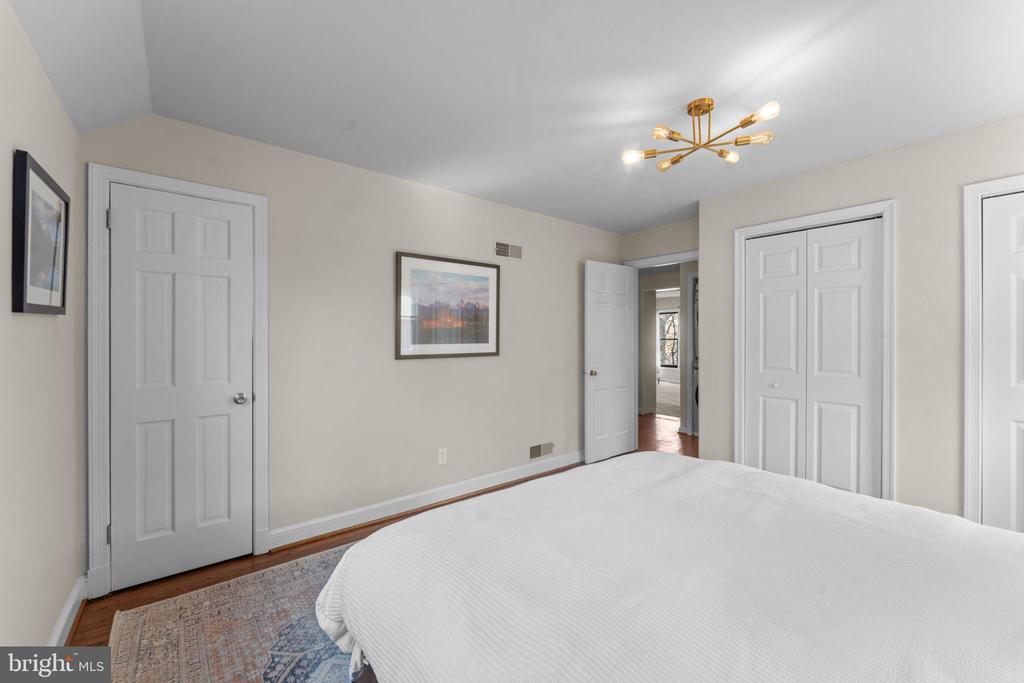 1604 HIGHLAND DRIVE