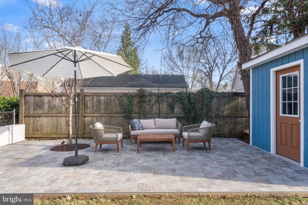 1604 HIGHLAND DRIVE