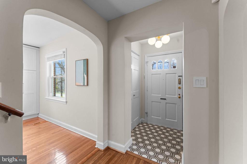 1604 HIGHLAND DRIVE