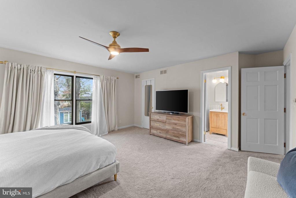 1604 HIGHLAND DRIVE