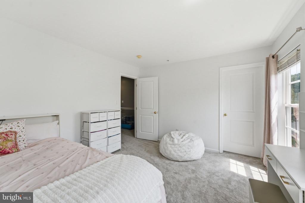 12805 CLARKSBURG SQUARE ROAD