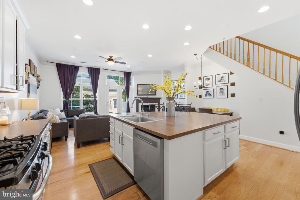 12805 CLARKSBURG SQUARE ROAD