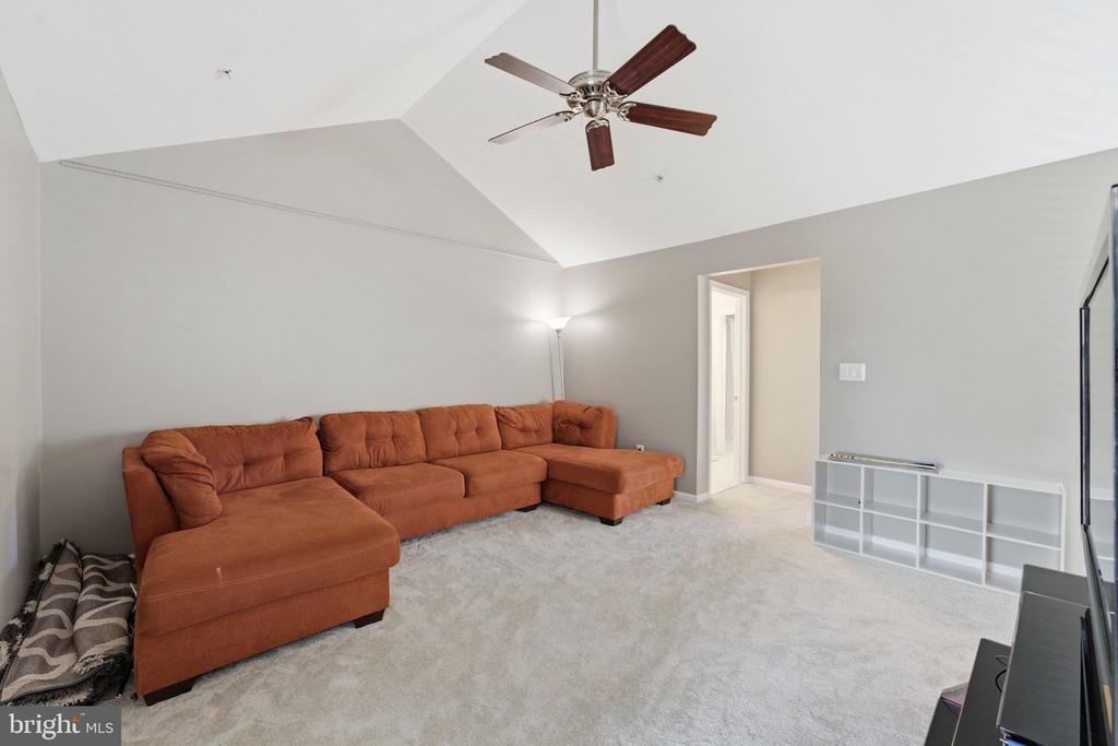 12805 CLARKSBURG SQUARE ROAD