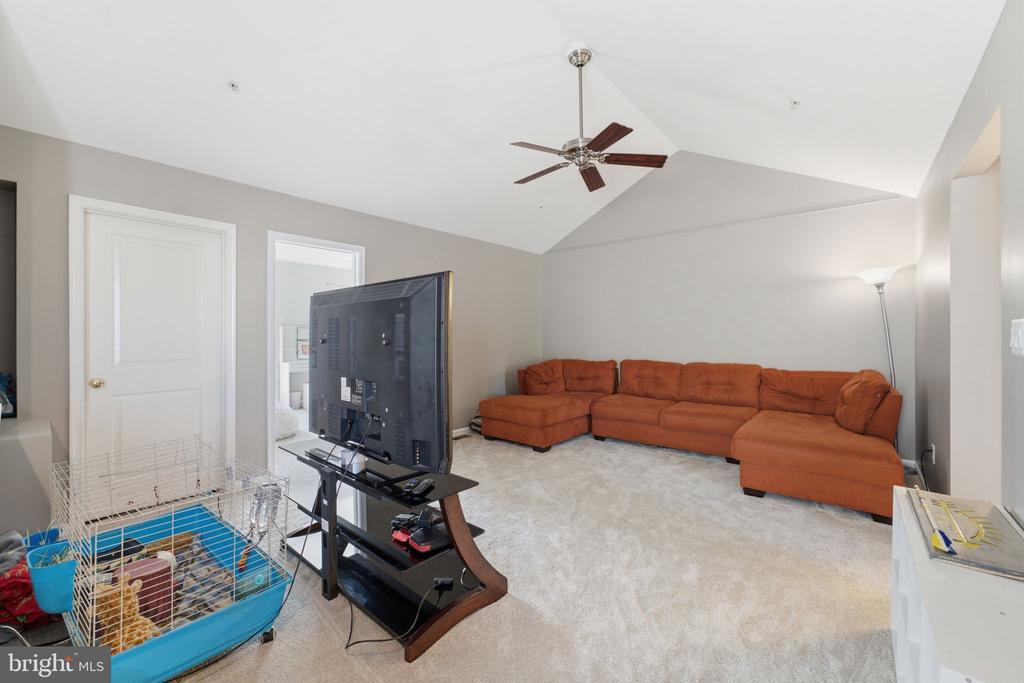12805 CLARKSBURG SQUARE ROAD