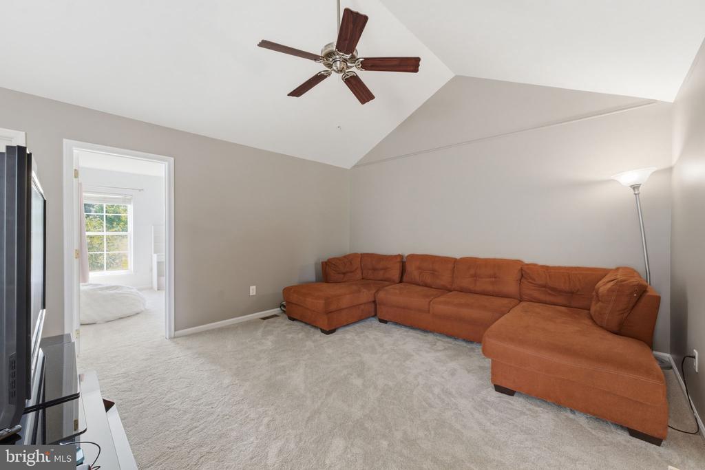 12805 CLARKSBURG SQUARE ROAD