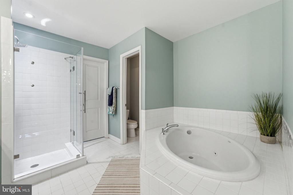 12805 CLARKSBURG SQUARE ROAD