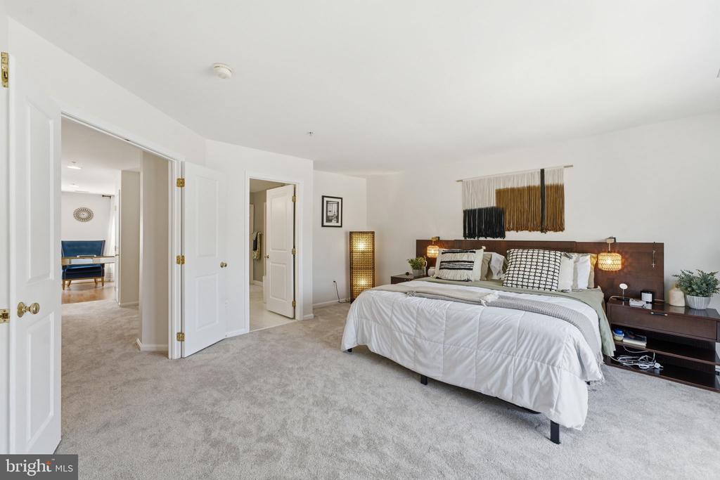 12805 CLARKSBURG SQUARE ROAD