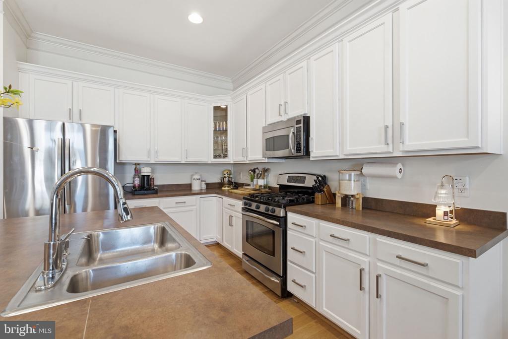 12805 CLARKSBURG SQUARE ROAD