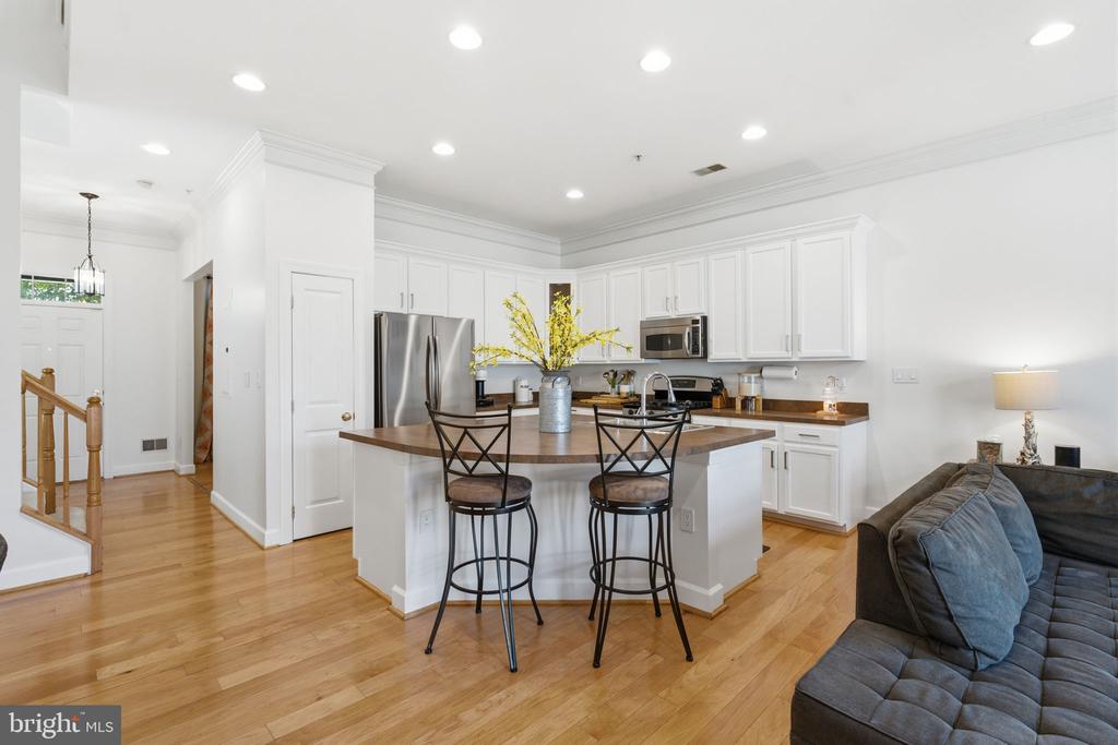 12805 CLARKSBURG SQUARE ROAD
