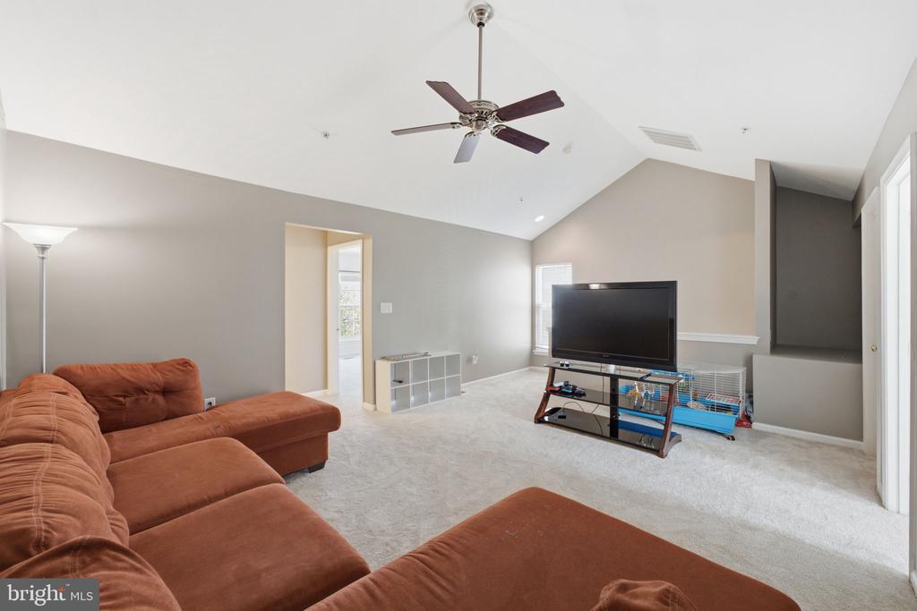 12805 CLARKSBURG SQUARE ROAD