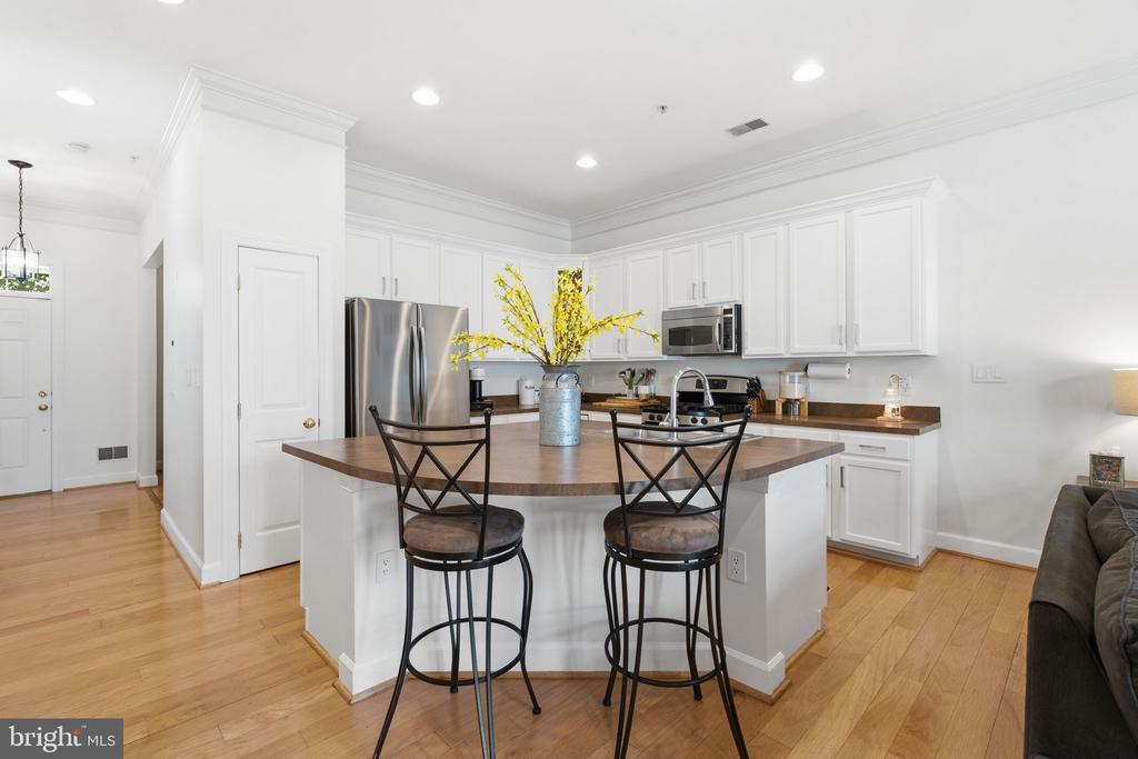12805 CLARKSBURG SQUARE ROAD