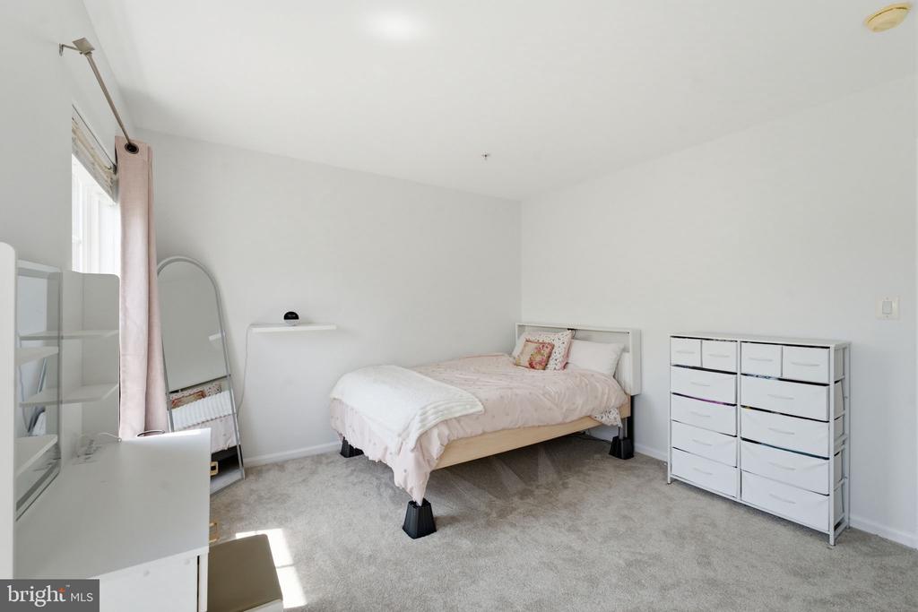 12805 CLARKSBURG SQUARE ROAD