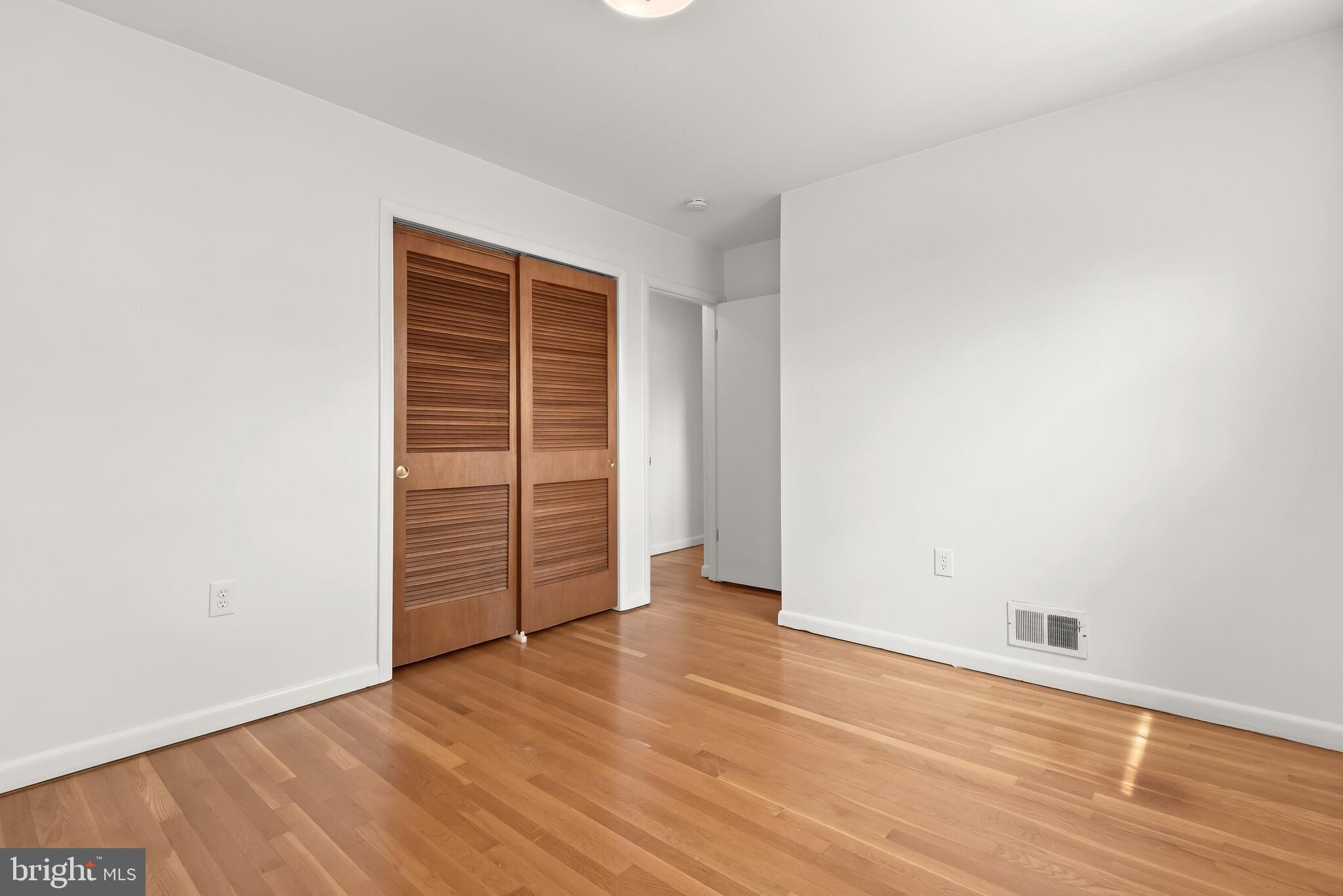 9216 Saint Andrews Pl