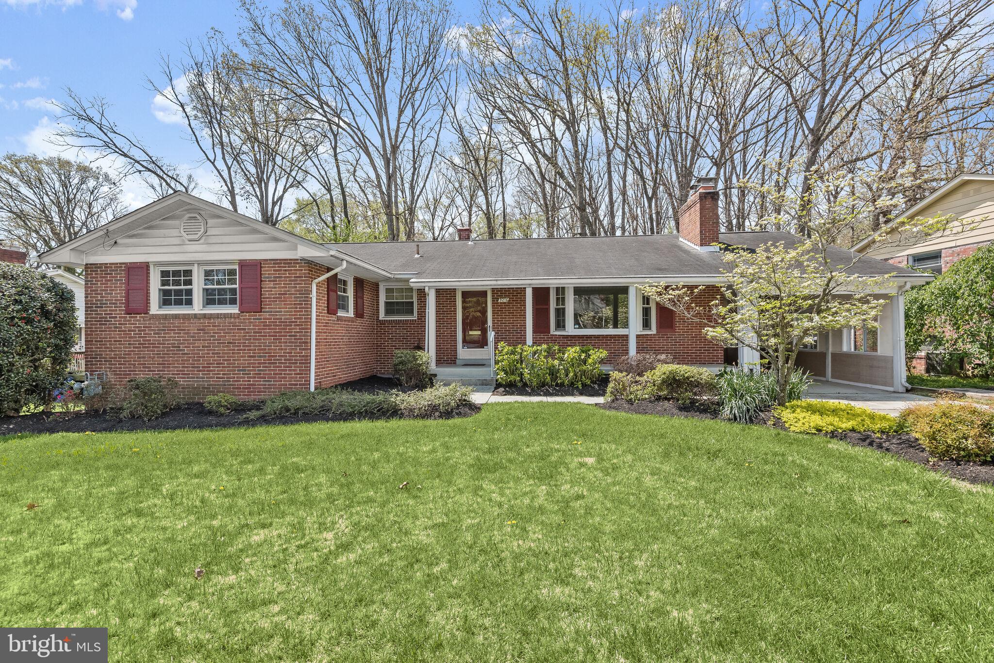 9216 Saint Andrews Pl