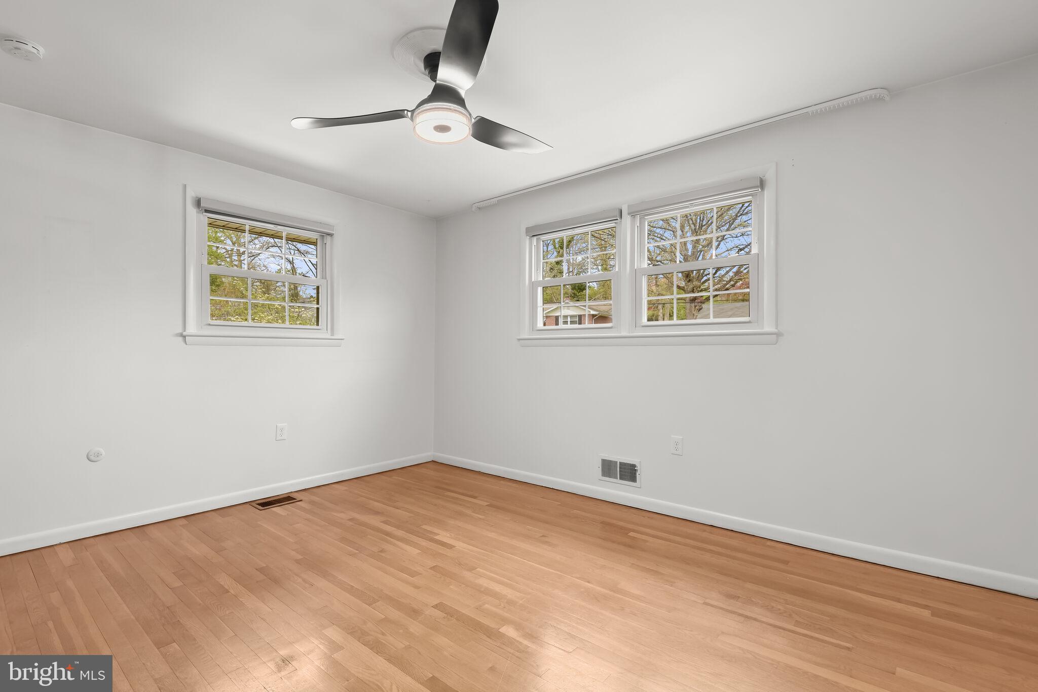 9216 Saint Andrews Pl