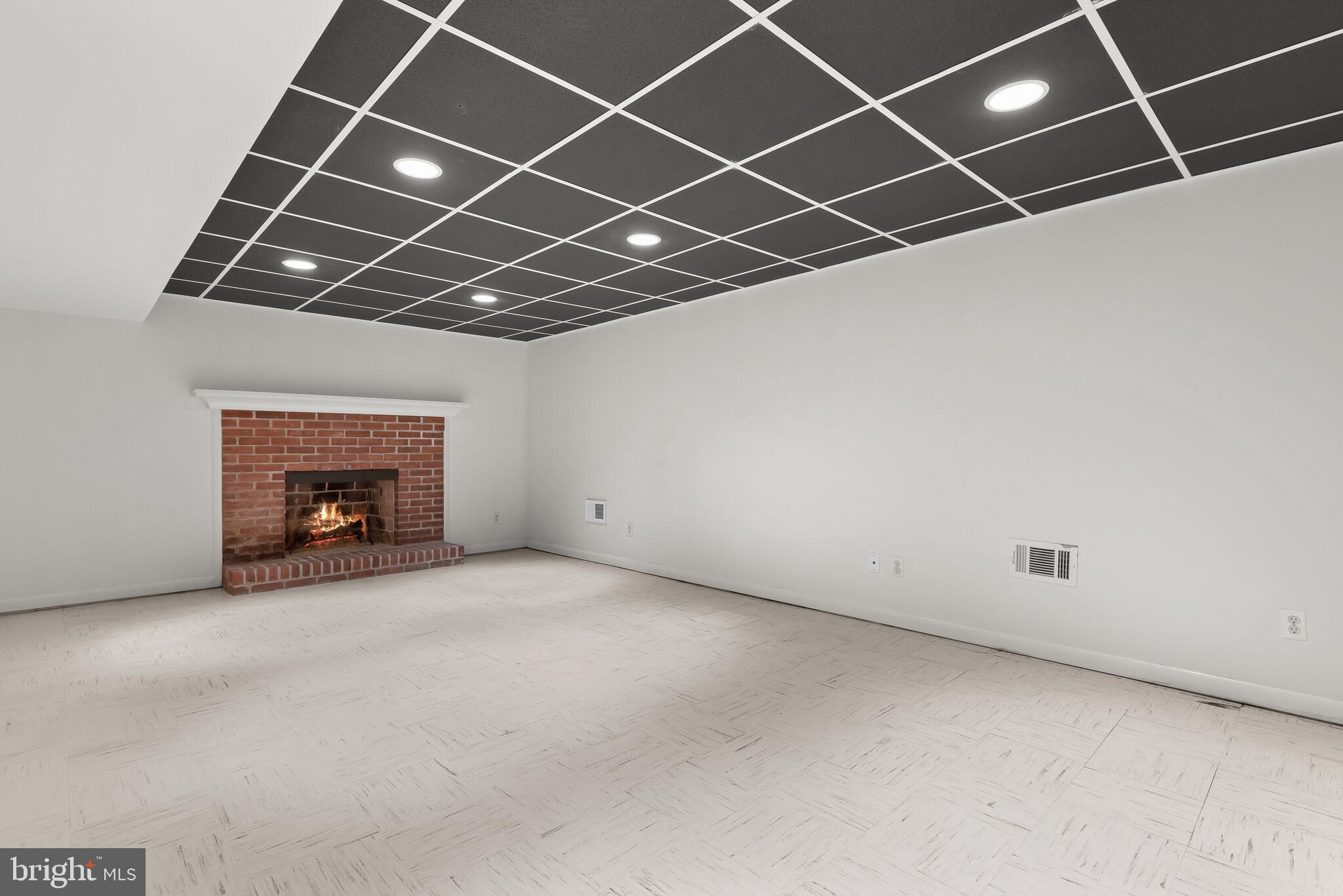 9216 Saint Andrews Pl