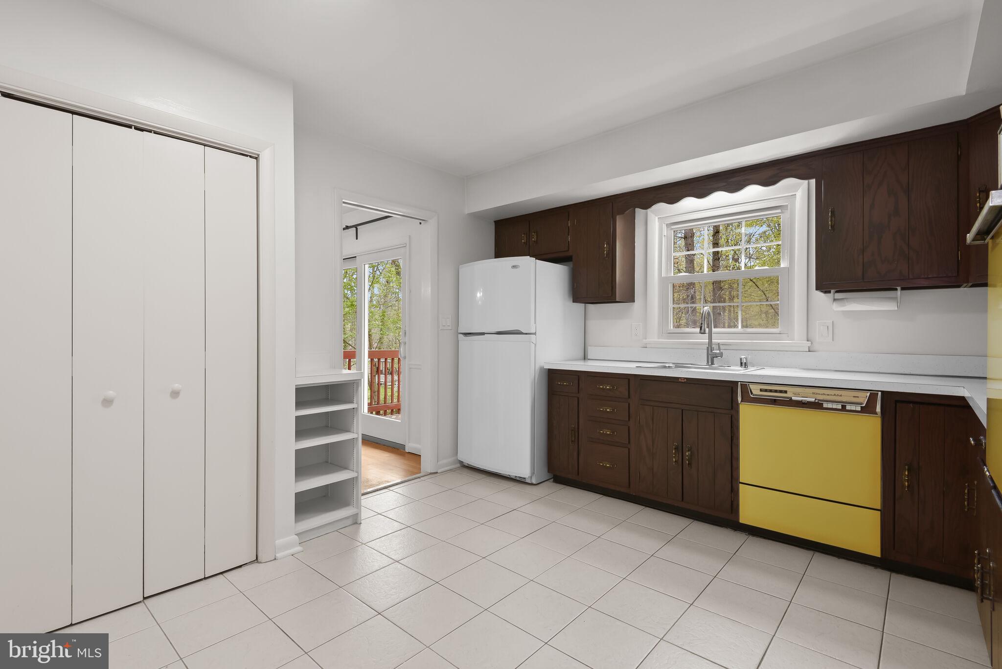 9216 Saint Andrews Pl