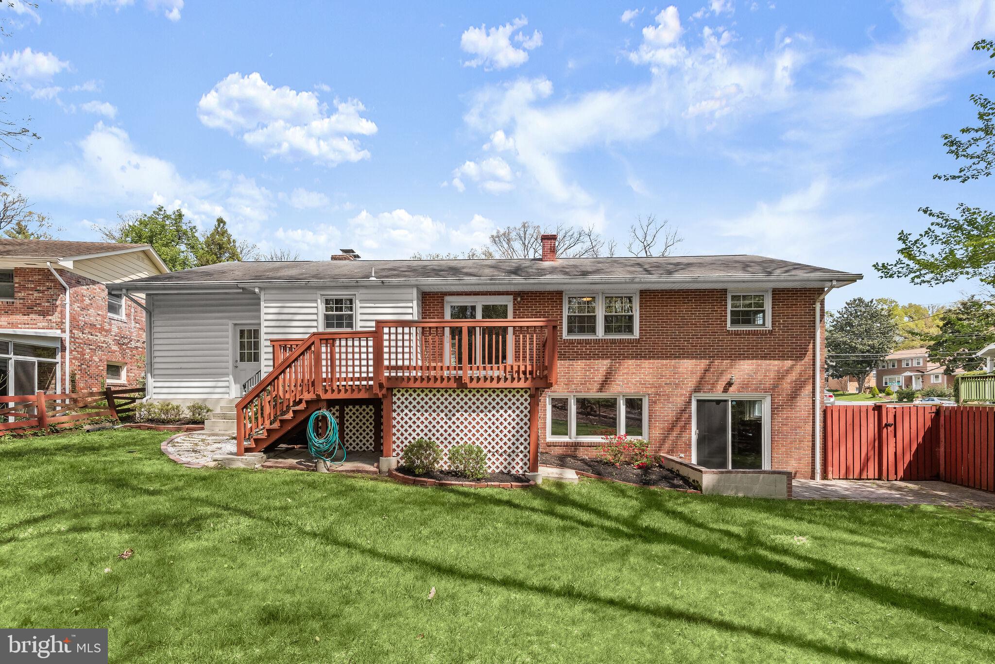 9216 Saint Andrews Pl