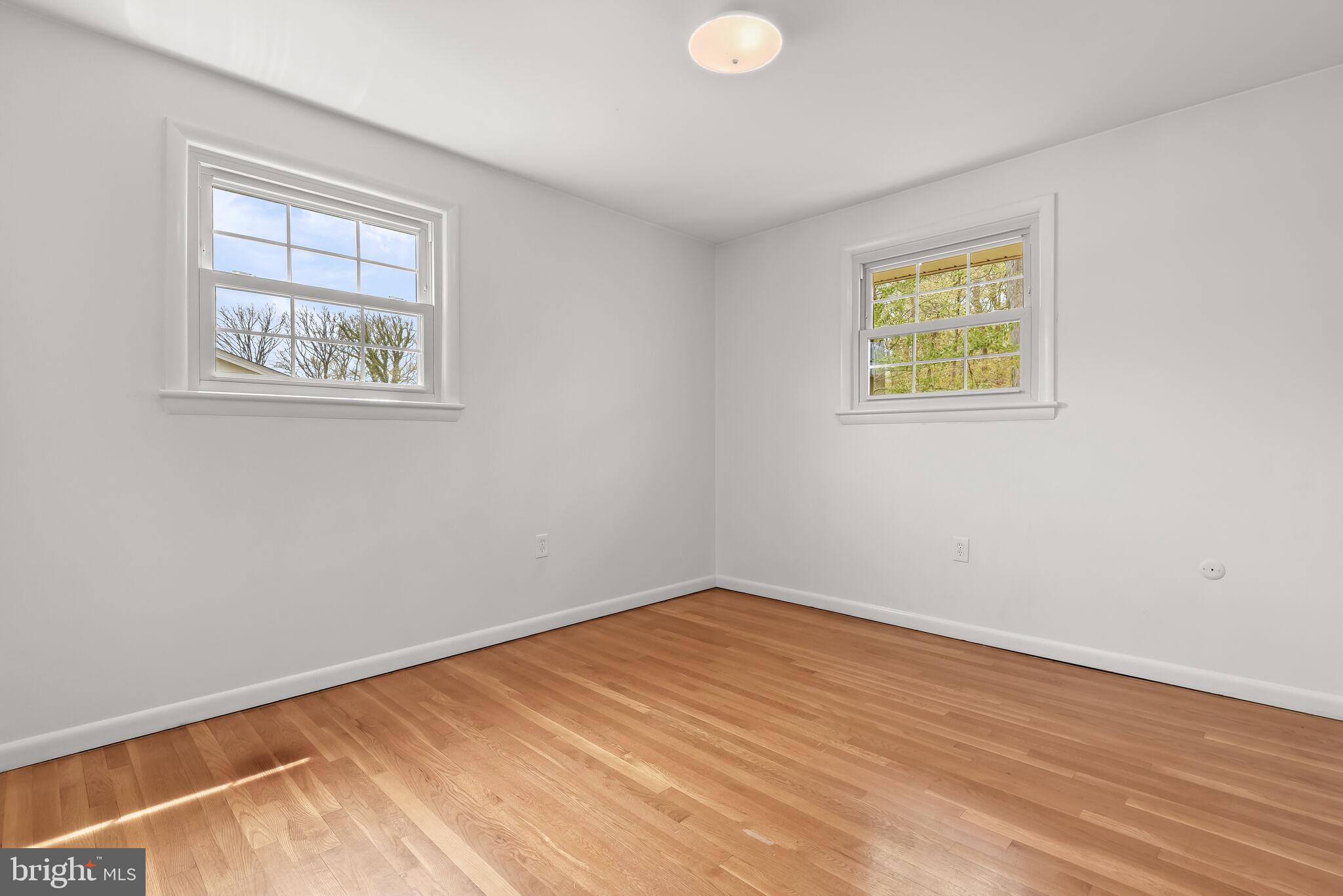 9216 Saint Andrews Pl