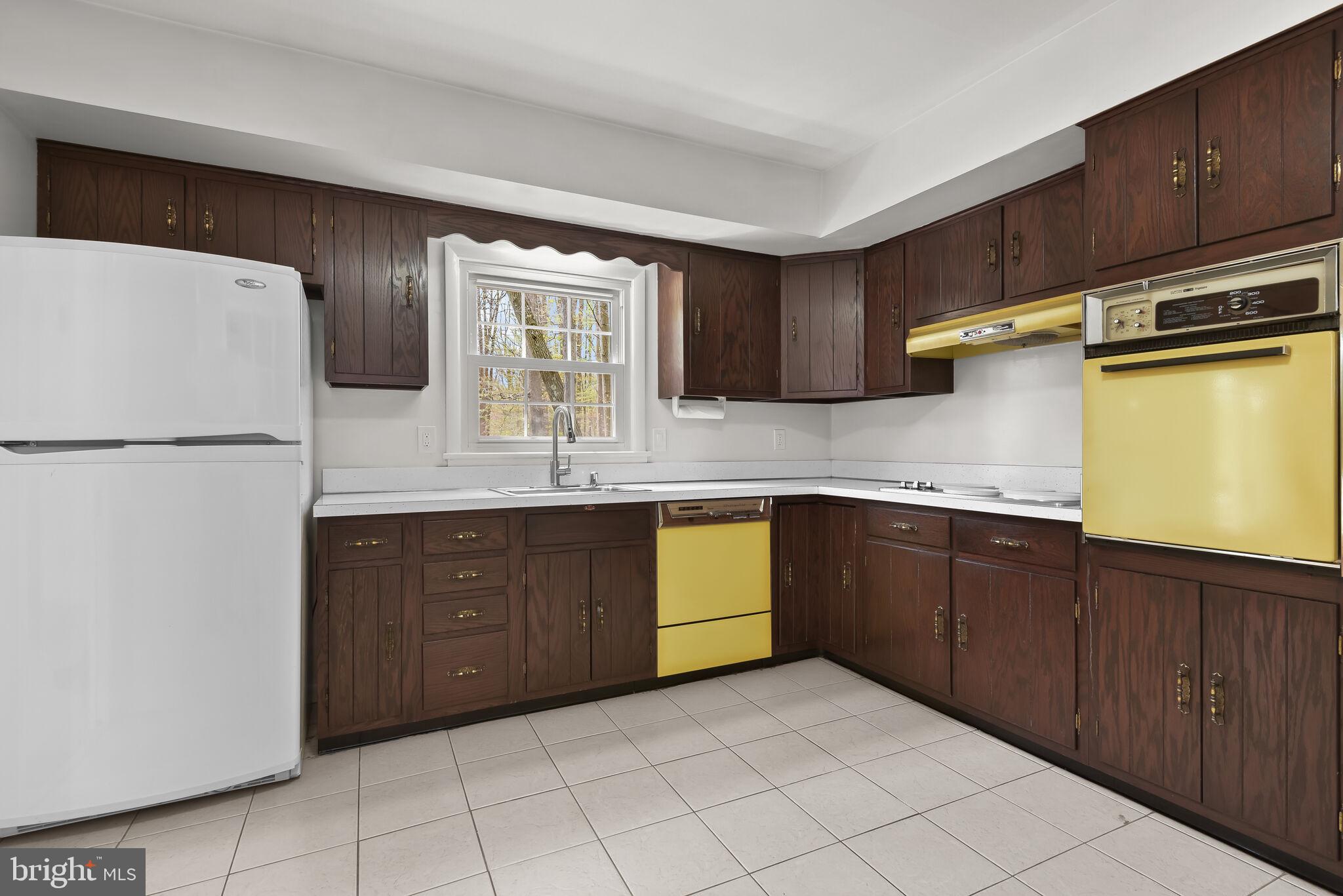 9216 Saint Andrews Pl