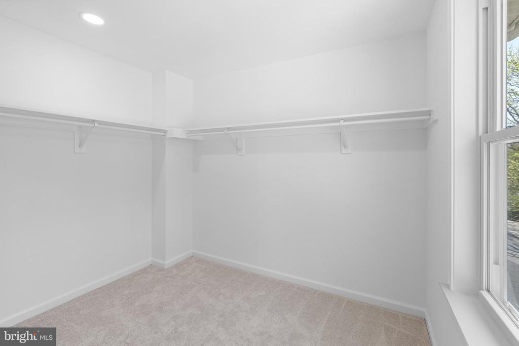 5114 Kennebunk Ter