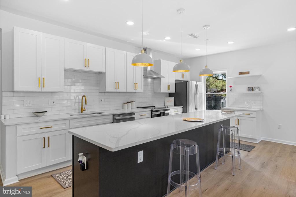 5114 Kennebunk Ter