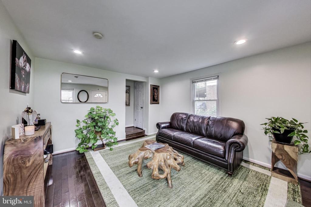 9736 Wichita Ave