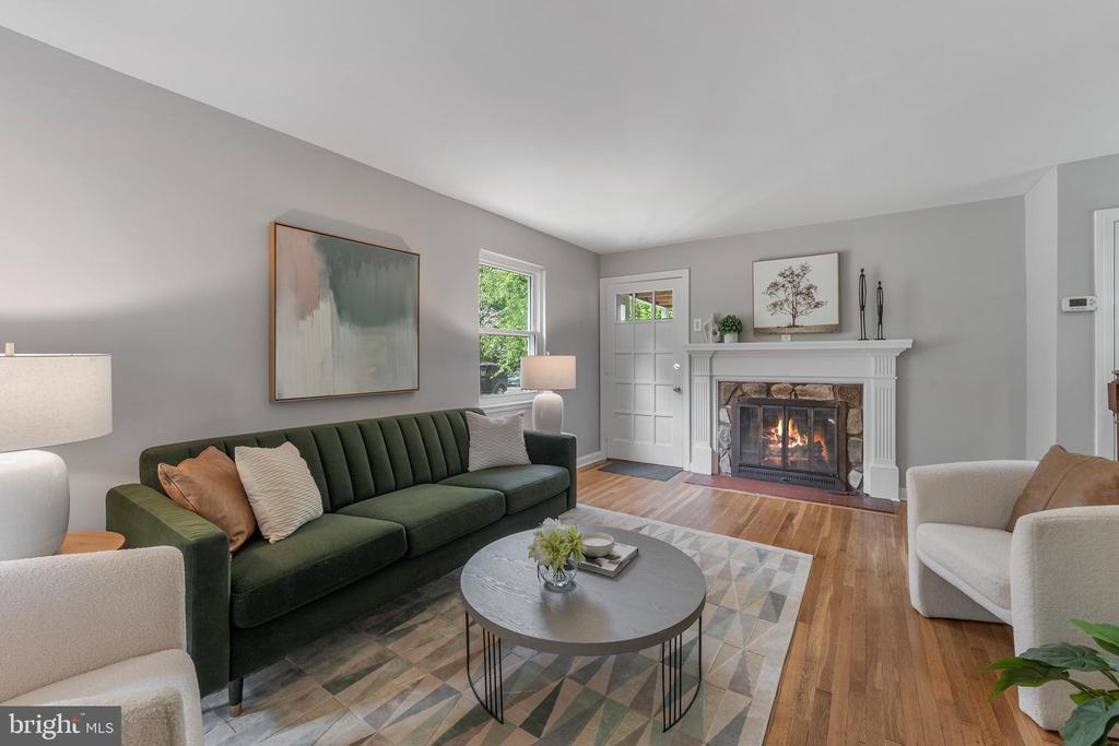 5837 DEWEY STREET