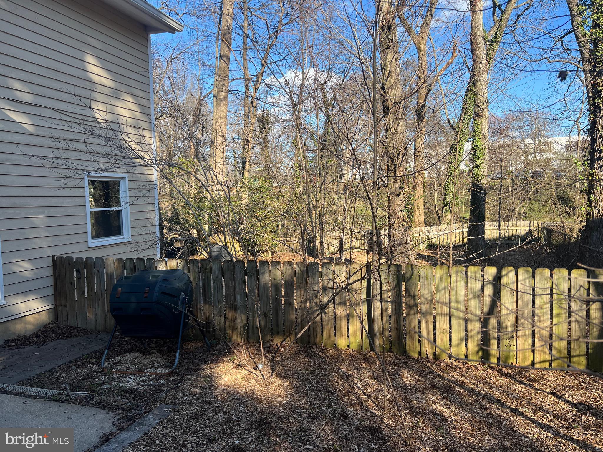 8 LAKESIDE DRIVE