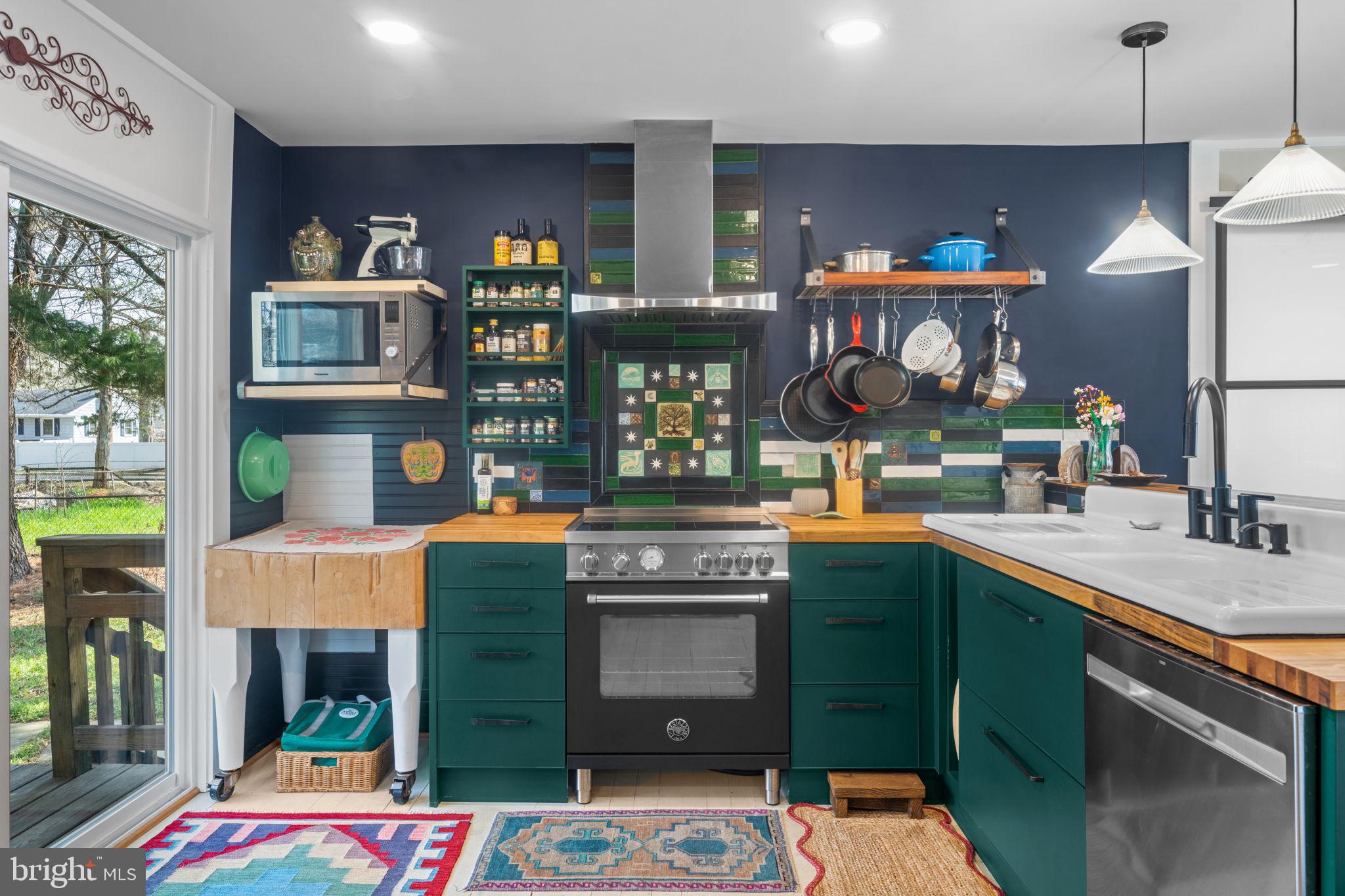 4702 LONGFELLOW STREET