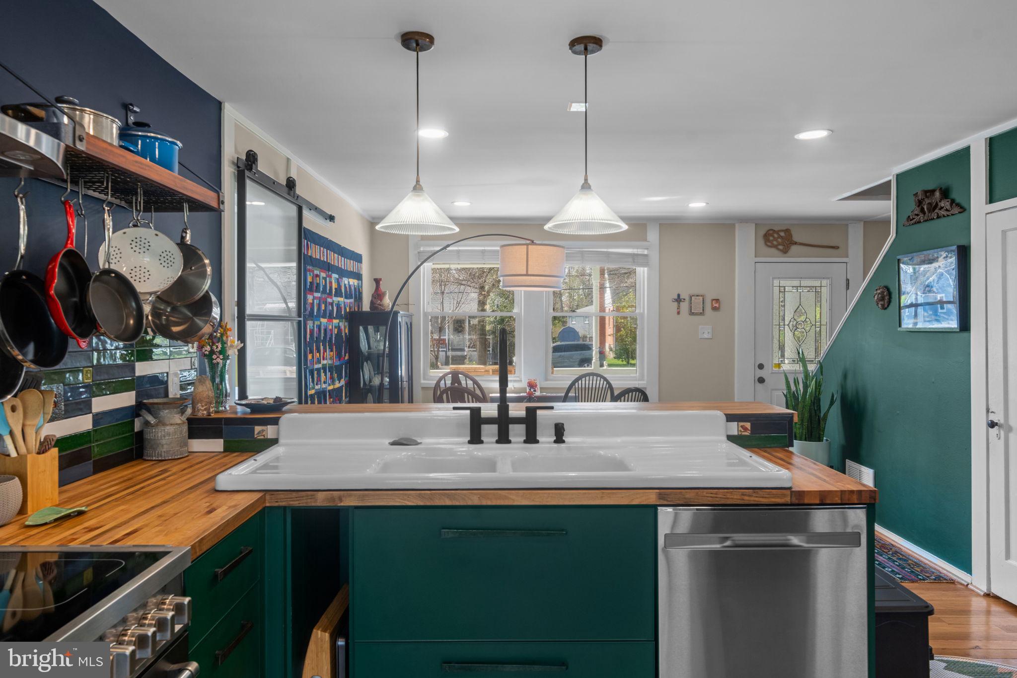 4702 LONGFELLOW STREET